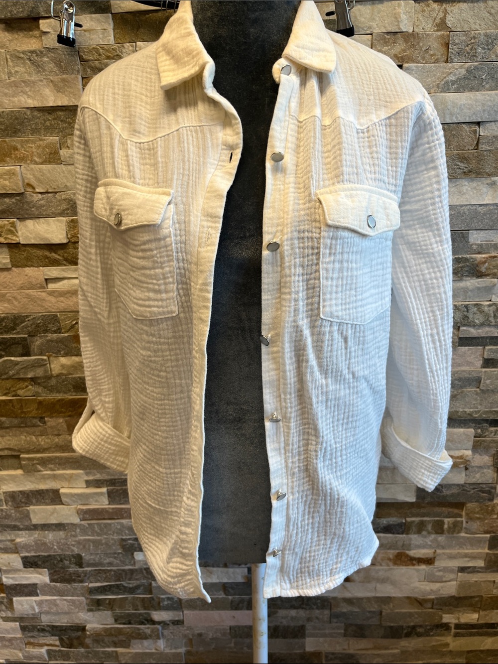 KIRIOUS LOS ANGELES Women's Cream Textured Button-Up Shirt Jacket
